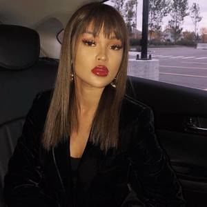 Meet your Posher, Alexandra